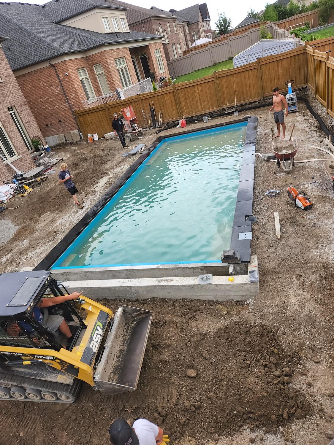 Block walls for an in-ground pool